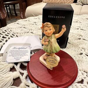 M.I Hummel Club First Issue Forever Yours Vintage New‎ in Box Porcelain Figurine